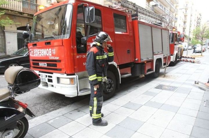 Bombero y policía local en Vigo